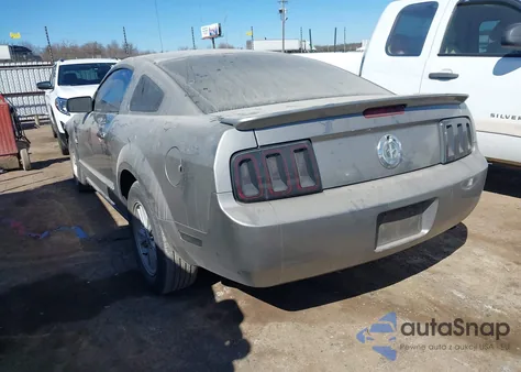 2009 Ford Mustang V6/V6 Premium z USA, uszkodzony, nr VIN 1ZVHT80N695105983